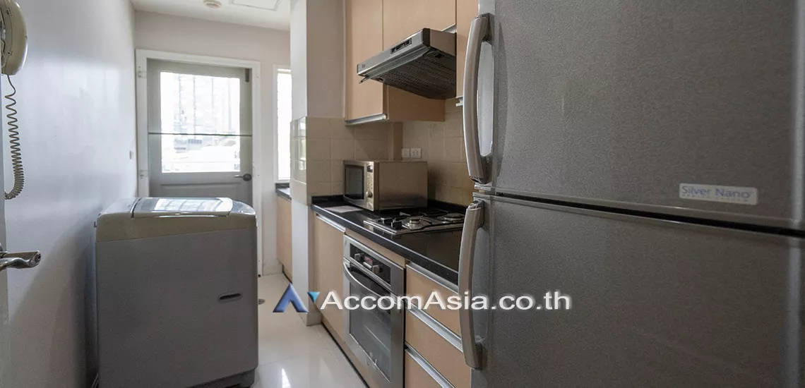  2 Bedrooms  Apartment For Rent in Sukhumvit, Bangkok  near BTS Phrom Phong (1411556)