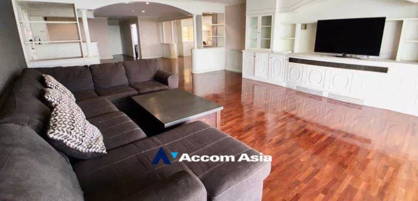 Pet friendly |  3 Bedrooms  Condominium For Rent in Sukhumvit, Bangkok  near BTS Ekkamai (1511652)