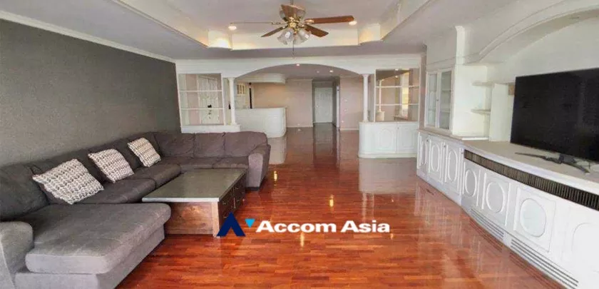 Pet friendly |  3 Bedrooms  Condominium For Rent in Sukhumvit, Bangkok  near BTS Ekkamai (1511652)