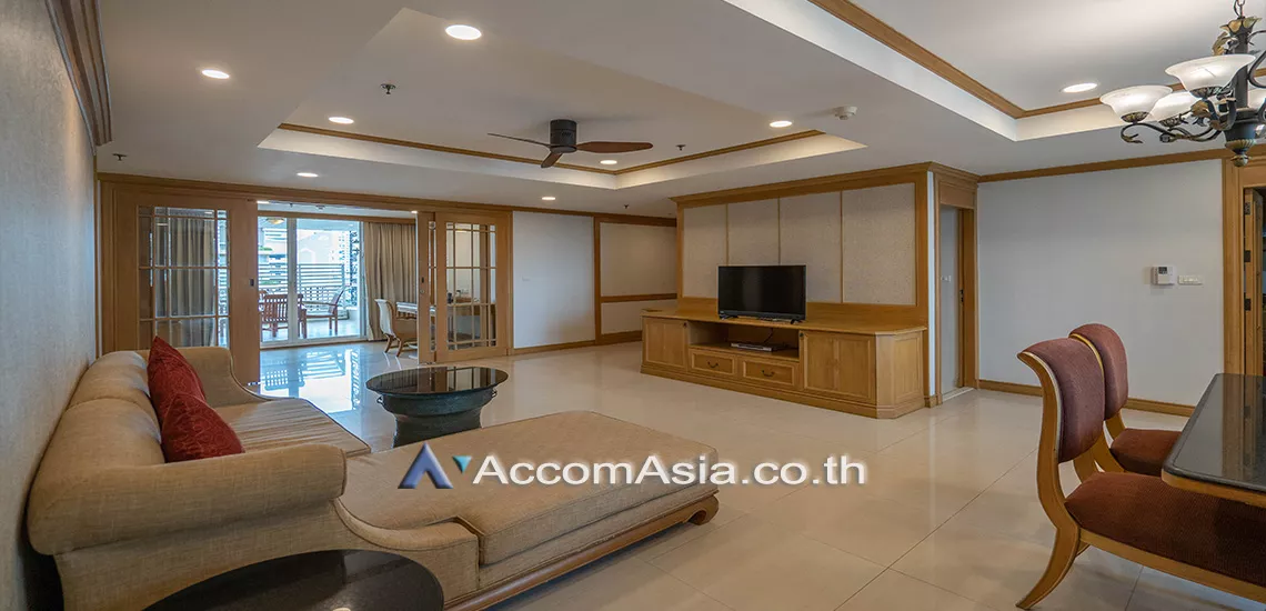  3 Bedrooms  Apartment For Rent in Sukhumvit, Bangkok  near BTS Phrom Phong (1511690)