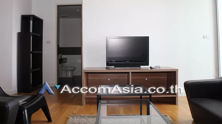  1 Bedroom  Condominium For Rent in Sathorn, Bangkok  near BTS Chong Nonsi (1511697)