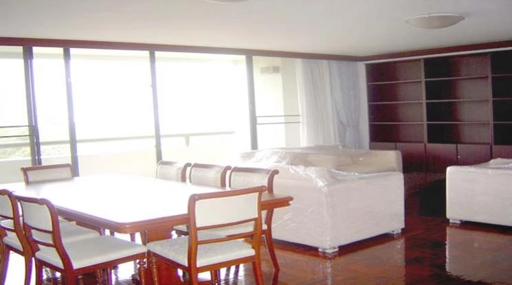  3 Bedrooms  Condominium For Rent & Sale in Ploenchit, Bangkok  near BTS Chitlom (20480)