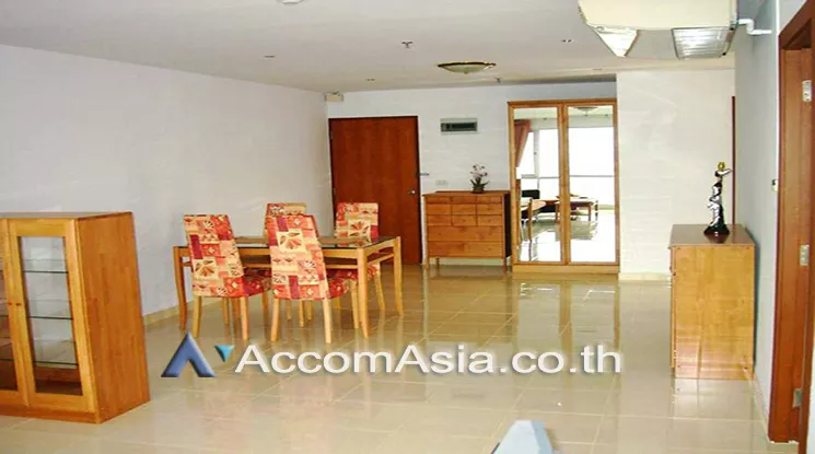  2 Bedrooms  Condominium For Rent in Sukhumvit, Bangkok  near BTS Nana (1511805)