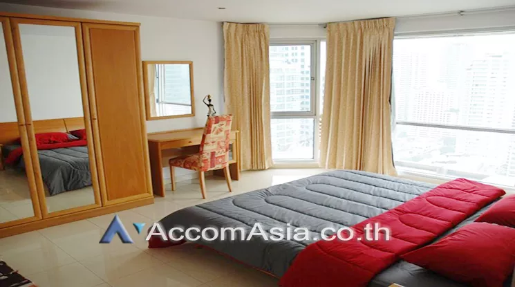  2 Bedrooms  Condominium For Rent in Sukhumvit, Bangkok  near BTS Nana (1511805)