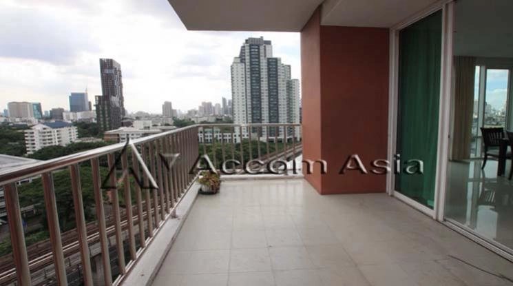 Pet friendly |  3 Bedrooms  Condominium For Rent in Sukhumvit, Bangkok  near BTS Ekkamai (1511895)