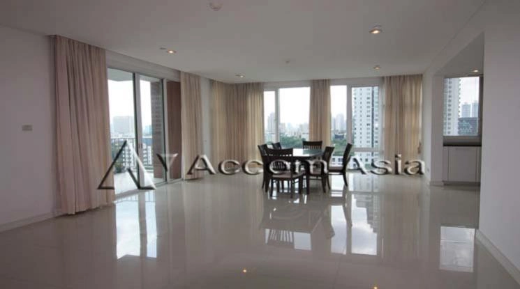 Pet friendly |  3 Bedrooms  Condominium For Rent in Sukhumvit, Bangkok  near BTS Ekkamai (1511895)