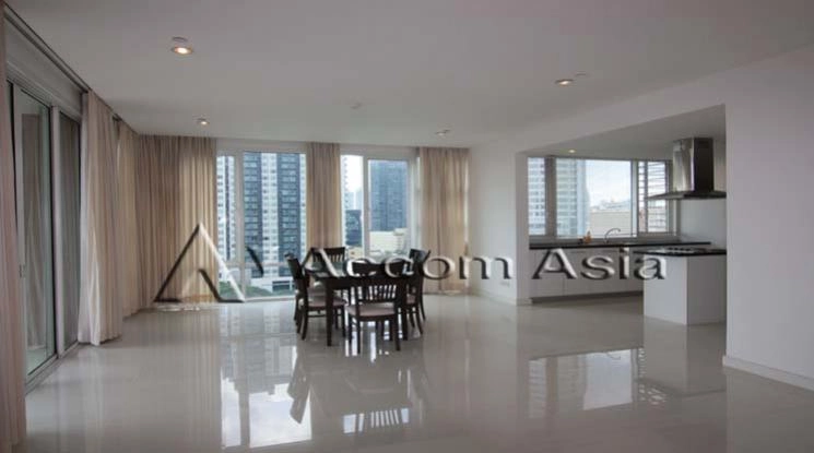 Pet friendly |  3 Bedrooms  Condominium For Rent in Sukhumvit, Bangkok  near BTS Ekkamai (1511895)