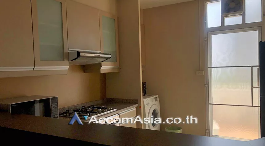  2 Bedrooms  Apartment For Rent in Sukhumvit, Bangkok  near BTS Phrom Phong (1411917)