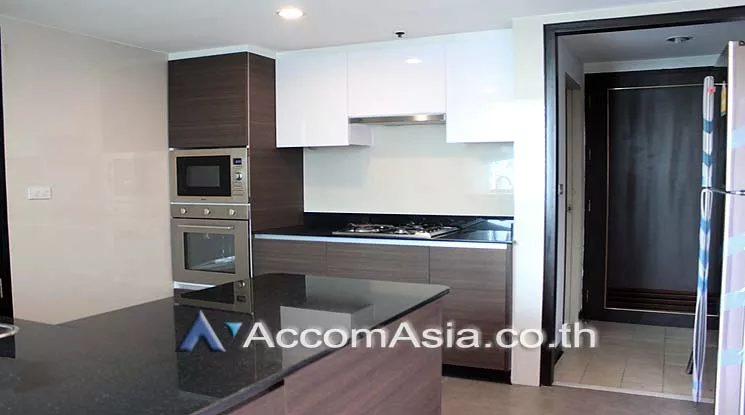  3 Bedrooms  Apartment For Rent in Sukhumvit, Bangkok  near BTS Nana (1412097)