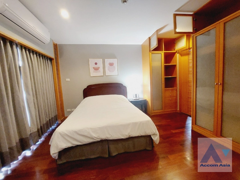 13  3 br Apartment For Rent in Sathorn ,Bangkok MRT Lumphini at Living with natural 1412113