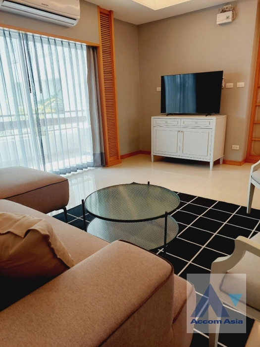 Pet friendly |  3 Bedrooms  Apartment For Rent in Sathorn, Bangkok  near MRT Lumphini (1412113)