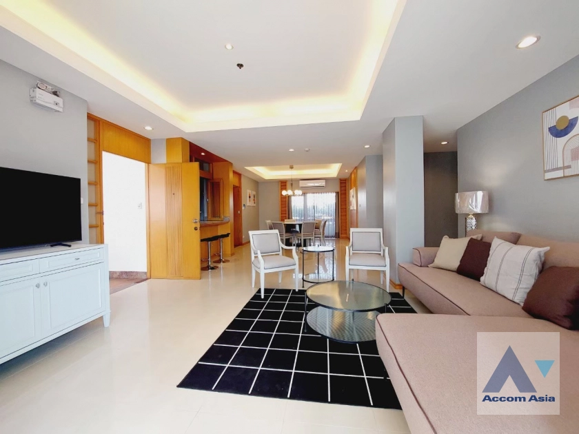 Pet friendly |  3 Bedrooms  Apartment For Rent in Sathorn, Bangkok  near MRT Lumphini (1412113)