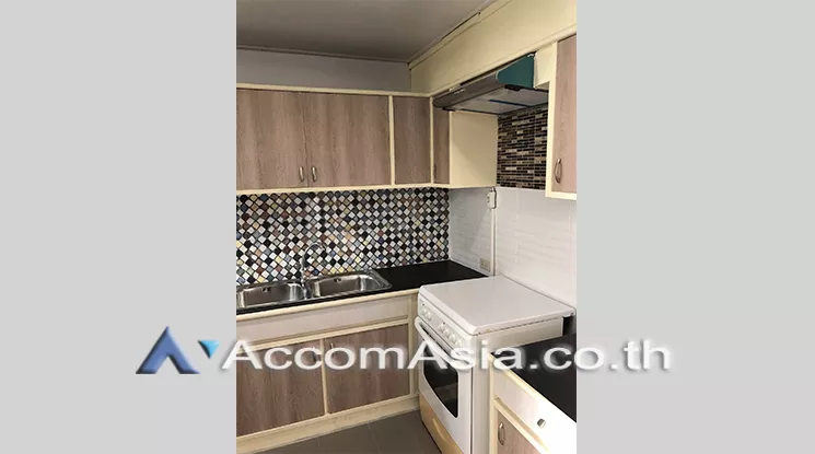  1  2 br Apartment For Rent in Sukhumvit ,Bangkok BTS Asok - MRT Phetchaburi at Greenery garden and privacy 1512175