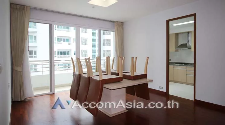  2 Bedrooms  Apartment For Rent in Sukhumvit, Bangkok  near BTS Phrom Phong (1412243)