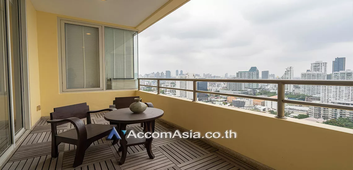 Pet friendly |  3 Bedrooms  Condominium For Rent in Sukhumvit, Bangkok  near BTS Thong Lo (20518)