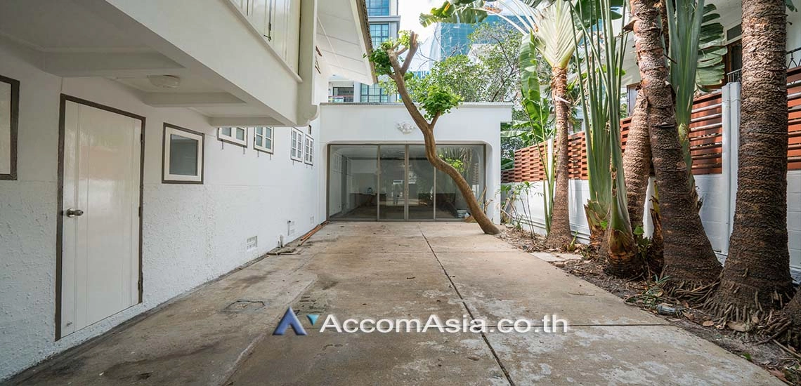 house for rent in Ploenchit, Bangkok Code 1712341