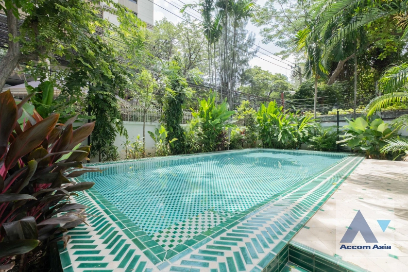 Private Swimming Pool |  3 Bedrooms  House For Rent in Ploenchit, Bangkok  near BTS Chitlom (1712341)