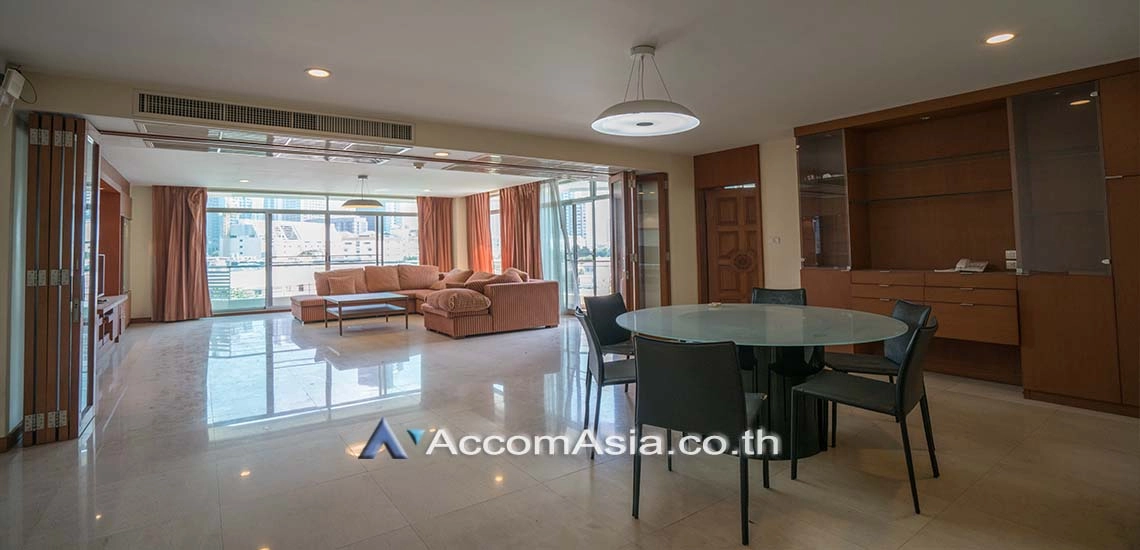  3 Bedrooms  Apartment For Rent in Sukhumvit, Bangkok  near BTS Phrom Phong (1412366)