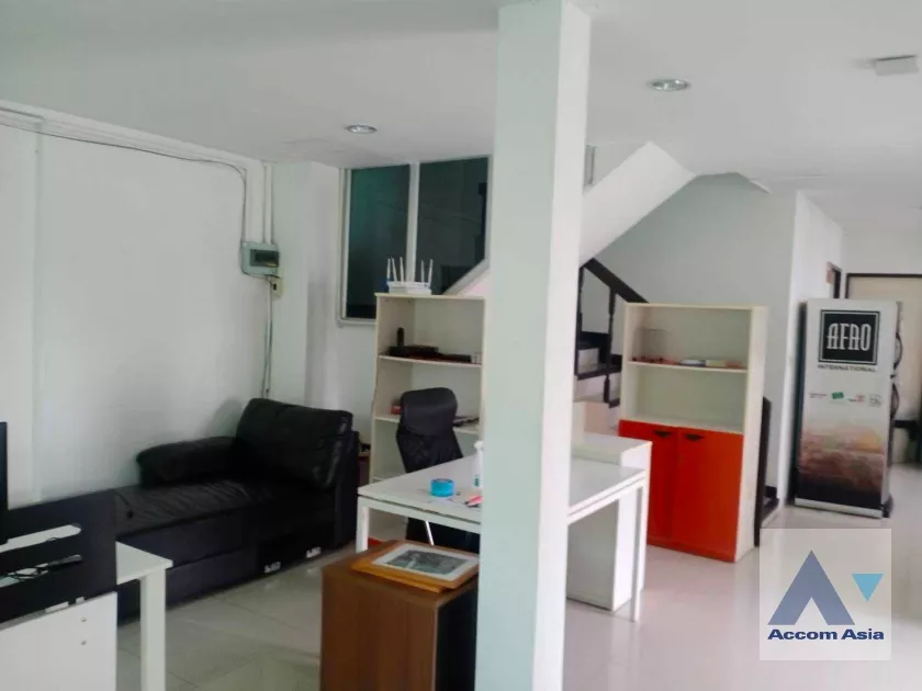  1  House For Rent in sukhumvit ,Bangkok BTS Phrom Phong 2512405