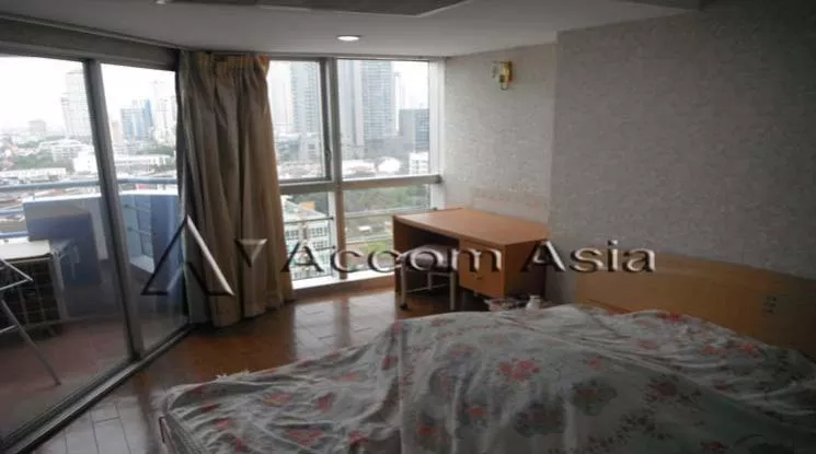  1 Bedroom  Condominium For Sale in Sukhumvit, Bangkok  near BTS Phrom Phong (1512406)