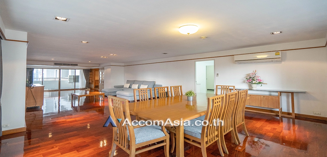 Pet friendly |  3 Bedrooms  Apartment For Rent in Sukhumvit, Bangkok  near BTS Nana (20527)