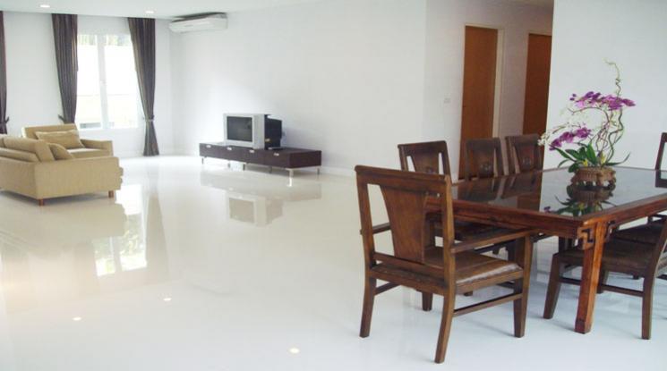  4 Bedrooms  Apartment For Rent in Sukhumvit, Bangkok  near BTS Asok - MRT Sukhumvit (1412445)