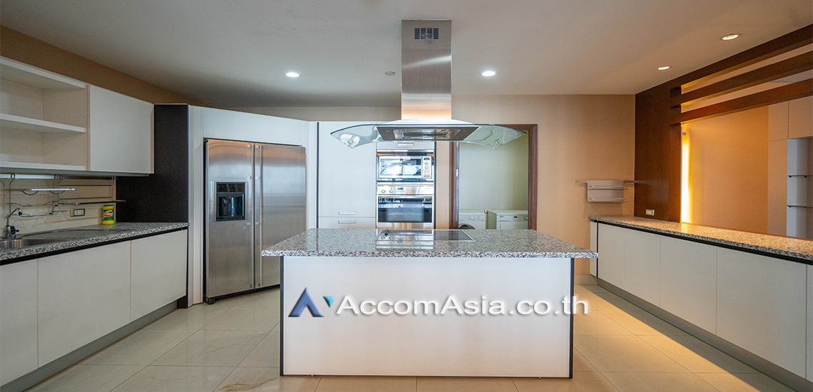  3 Bedrooms  Condominium For Rent in Sathorn, Bangkok  near BTS Chong Nonsi (1512595)