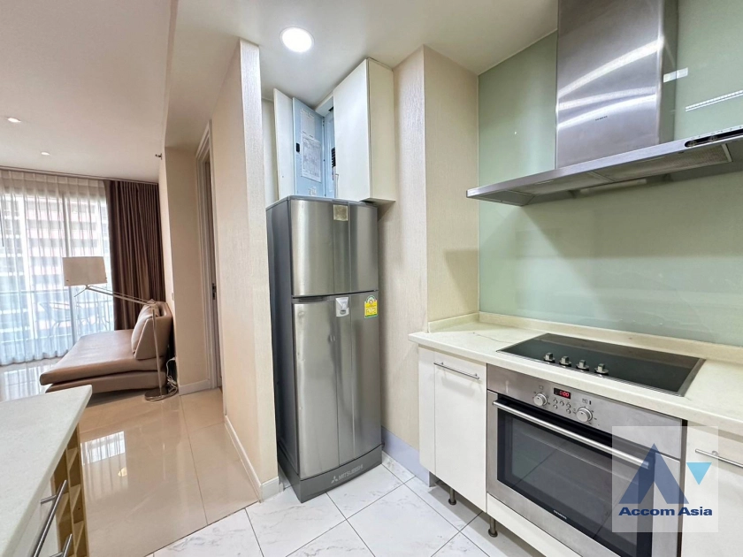 Pet friendly |  2 Bedrooms  Condominium For Rent in Silom, Bangkok  near BTS Sala Daeng - MRT Silom (1512622)