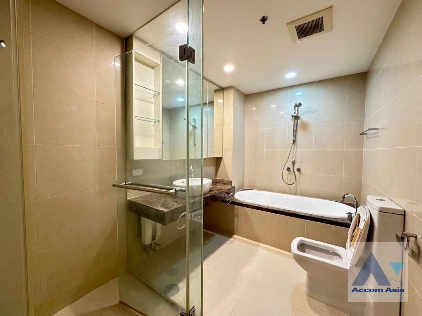 15  2 br Condominium For Rent in Silom ,Bangkok BTS Sala Daeng - MRT Silom at The Legend Saladaeng 1512622