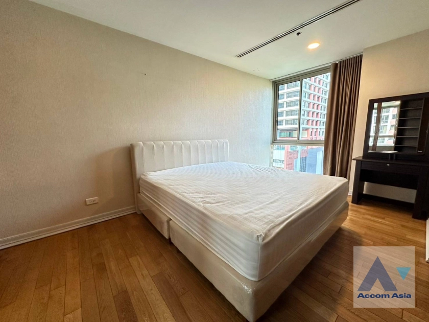 10  2 br Condominium For Rent in Silom ,Bangkok BTS Sala Daeng - MRT Silom at The Legend Saladaeng 1512622