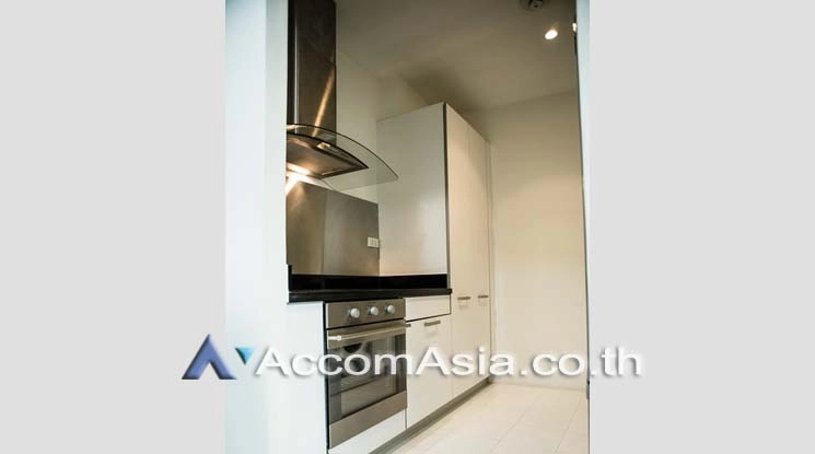  2 Bedrooms  Condominium For Rent in Ploenchit, Bangkok  near BTS Ratchadamri (1512624)