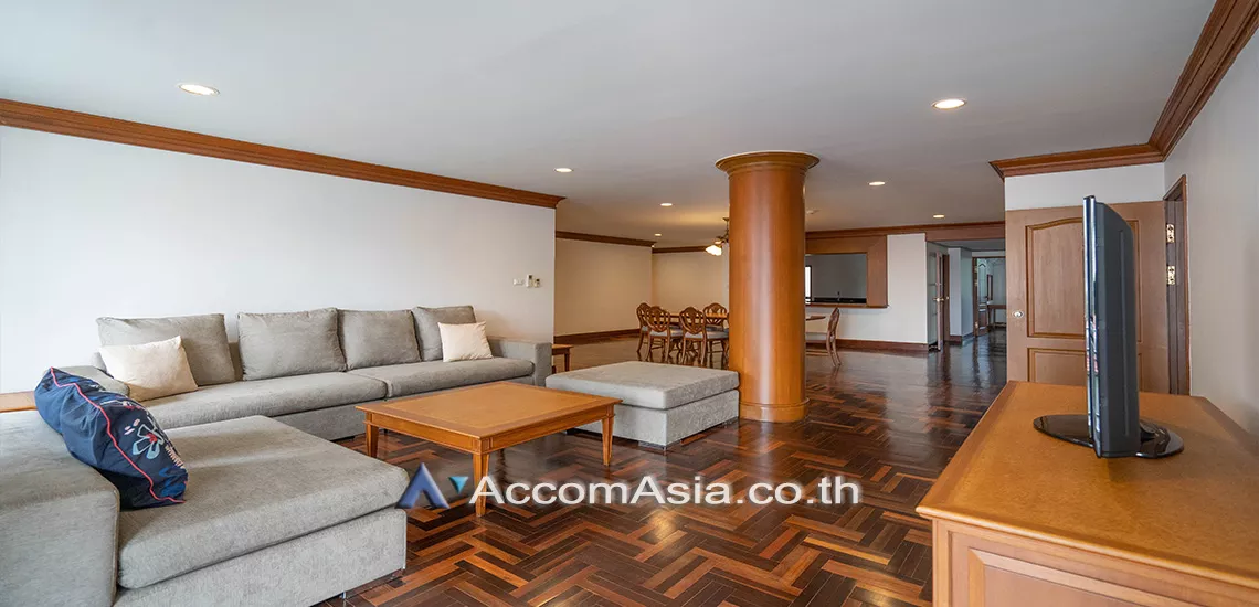  3 Bedrooms  Apartment For Rent in Sukhumvit, Bangkok  near BTS Phrom Phong (1412744)