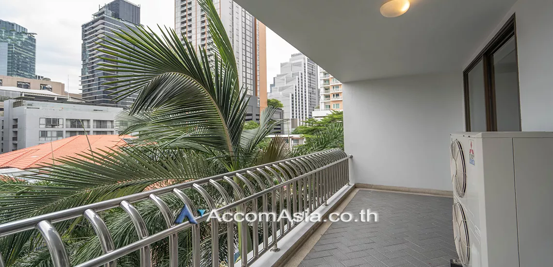  3 Bedrooms  Apartment For Rent in Sukhumvit, Bangkok  near BTS Phrom Phong (1412744)