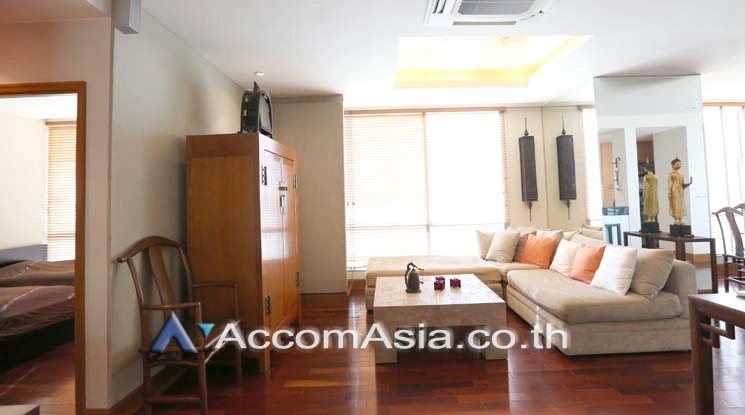  2 Bedrooms  Condominium For Rent in Sathorn, Bangkok  near BTS Chong Nonsi (1512776)