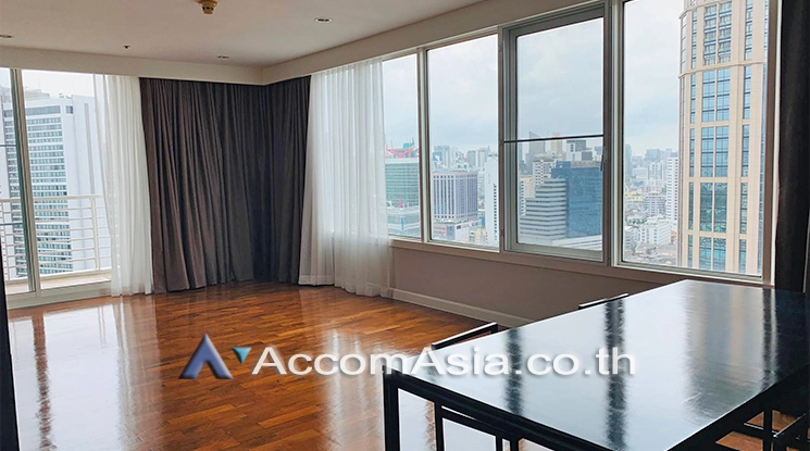  3 Bedrooms  Condominium For Rent in Sukhumvit, Bangkok  near BTS Phrom Phong (1512787)