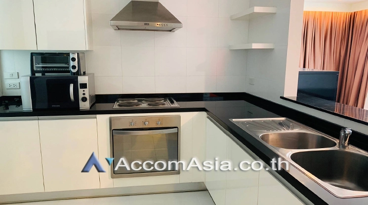  3 Bedrooms  Condominium For Rent in Sukhumvit, Bangkok  near BTS Phrom Phong (1512787)