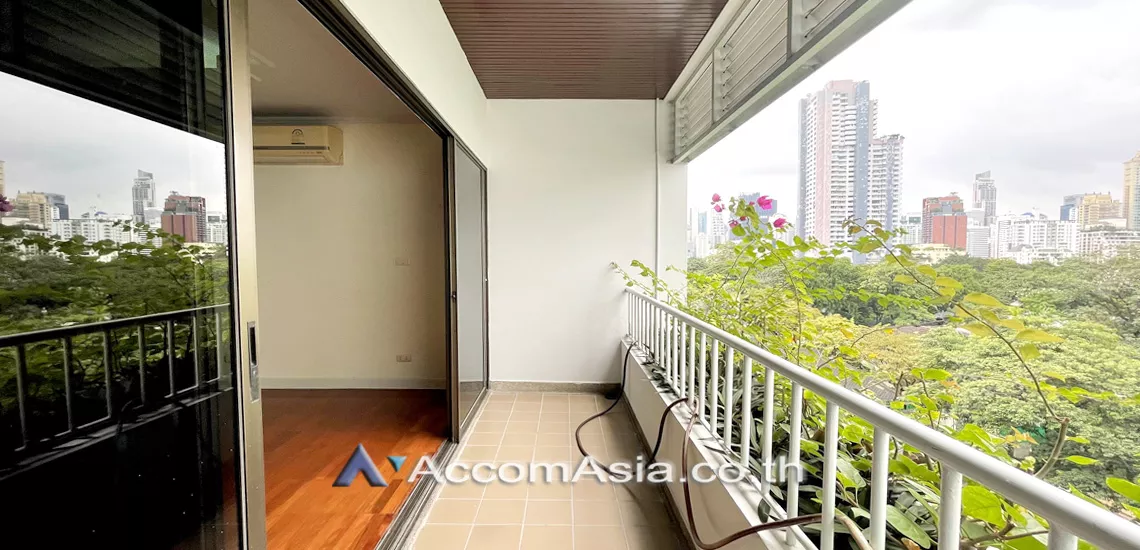 Pet friendly |  3 Bedrooms  Apartment For Rent in Sukhumvit, Bangkok  near BTS Phrom Phong (1412789)