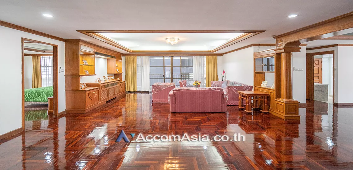 Pet friendly |  3 Bedrooms  Apartment For Rent in Sukhumvit, Bangkok  near BTS Nana (1512903)