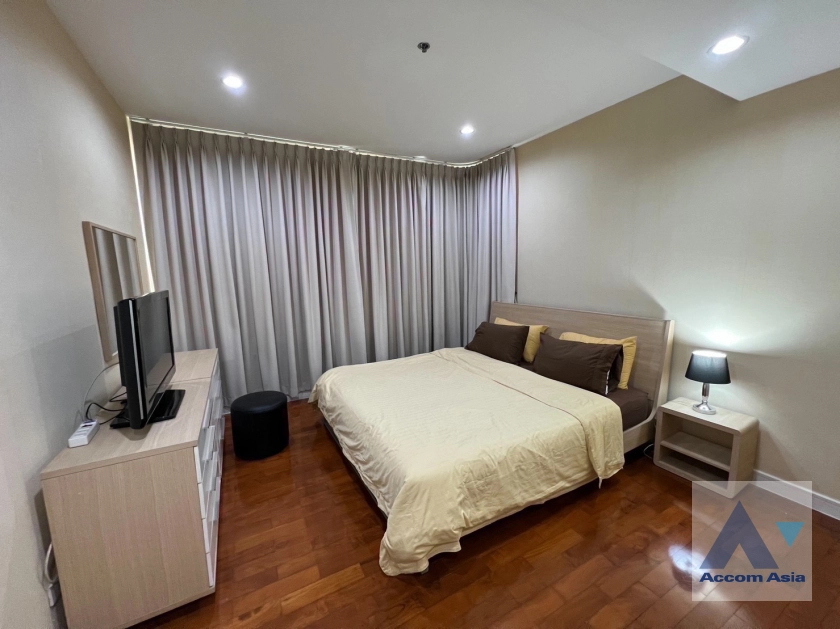  1 Bedroom  Condominium For Rent in Sukhumvit, Bangkok  near BTS Phrom Phong (1513080)