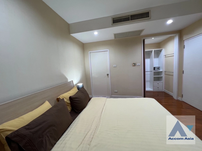  1 Bedroom  Condominium For Rent in Sukhumvit, Bangkok  near BTS Phrom Phong (1513080)