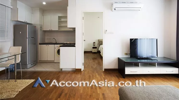  1 Bedroom  Condominium For Rent in Sukhumvit, Bangkok  near BTS Nana (1513095)