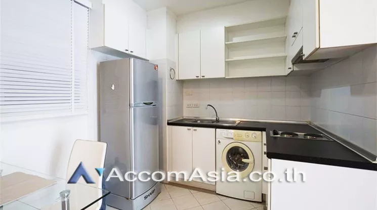  1 Bedroom  Condominium For Rent in Sukhumvit, Bangkok  near BTS Nana (1513095)