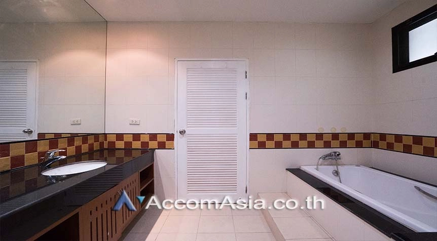 14  3 br House For Rent in Sathorn ,Bangkok BTS Chong Nonsi at Privacy House  in Compound 50065