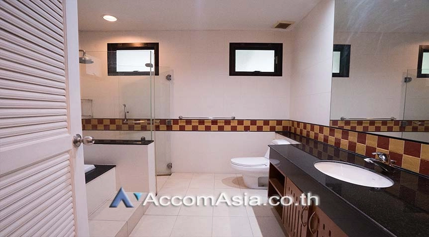 15  3 br House For Rent in Sathorn ,Bangkok BTS Chong Nonsi at Privacy House  in Compound 50065