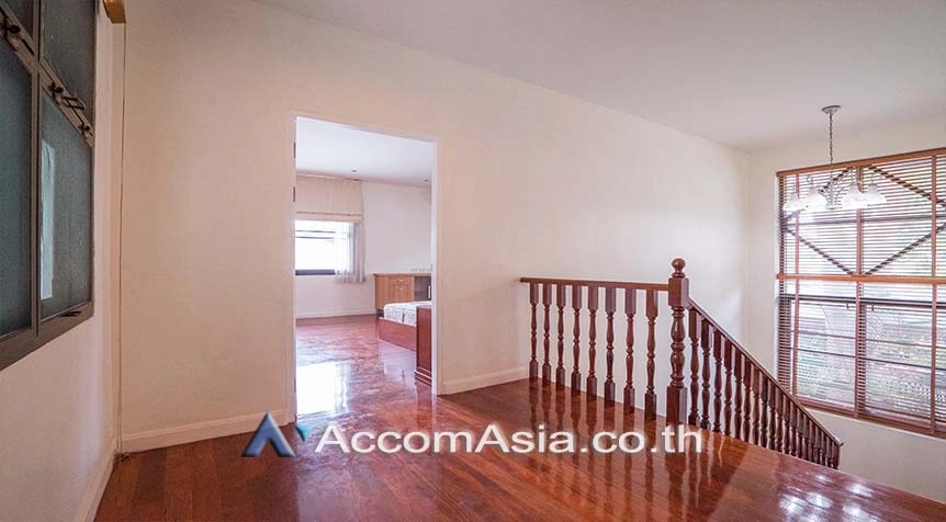 17  3 br House For Rent in Sathorn ,Bangkok BTS Chong Nonsi at Privacy House  in Compound 50065