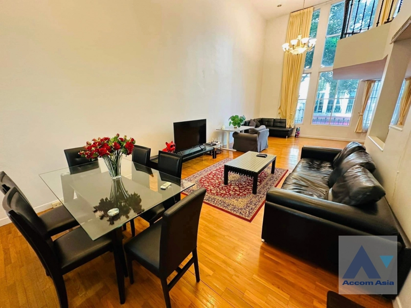 Pet friendly |  4 Bedrooms  House For Rent in Sukhumvit, Bangkok  near BTS Thong Lo (1813374)