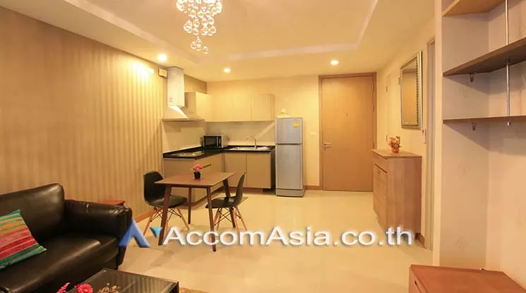  1 Bedroom  Condominium For Rent in Sukhumvit, Bangkok  near BTS Nana (1513515)