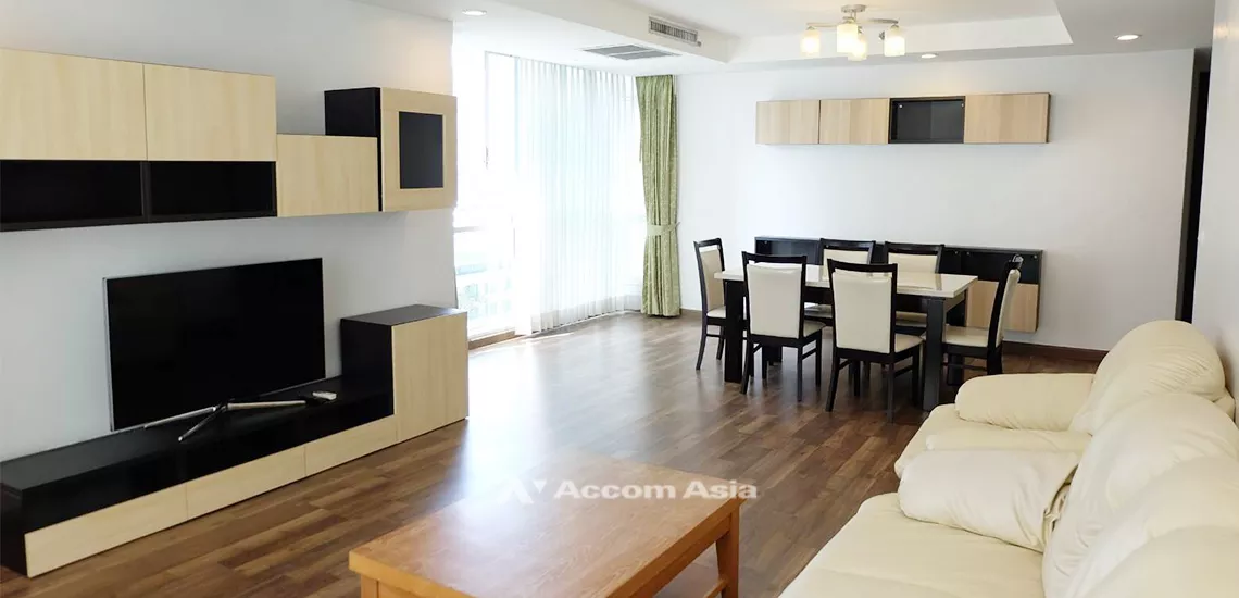  2 Bedrooms  Condominium For Rent in Ploenchit, Bangkok  near BTS Ratchadamri (1513517)