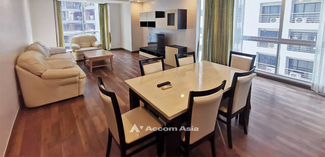  2 Bedrooms  Condominium For Rent in Ploenchit, Bangkok  near BTS Ratchadamri (1513517)