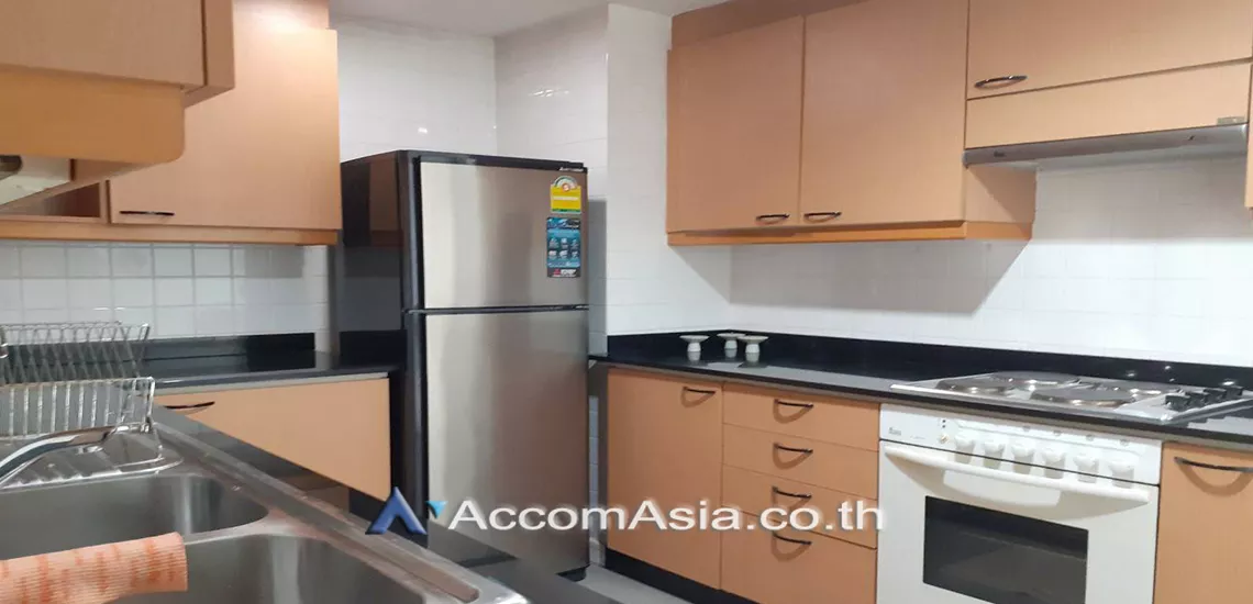  2 Bedrooms  Condominium For Rent in Ploenchit, Bangkok  near BTS Ratchadamri (1513528)